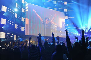 kaiyun-夜场足球赛事吸引年轻观众群体，夜场踢球